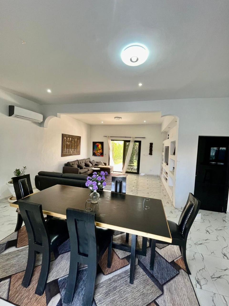 La Baraka, Extravagant Villa For 8 With Pool In Saly Gandigal Kültér fotó