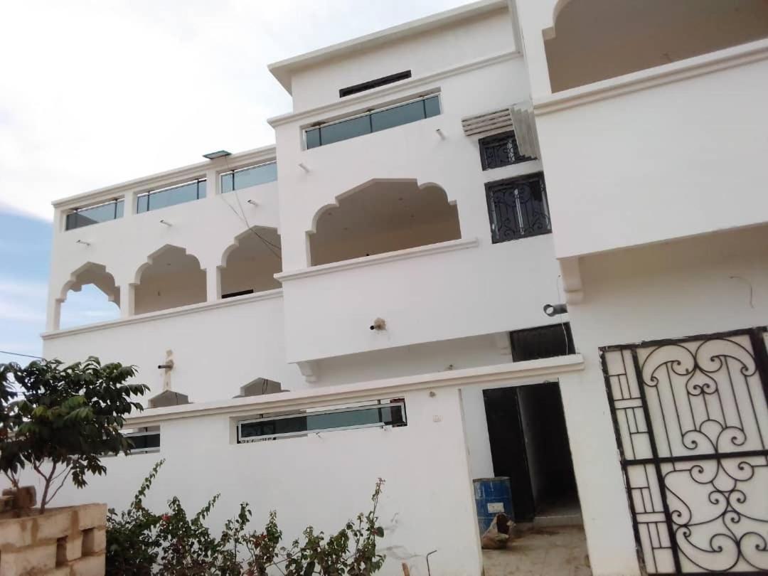 La Baraka, Extravagant Villa For 8 With Pool In Saly Gandigal Kültér fotó